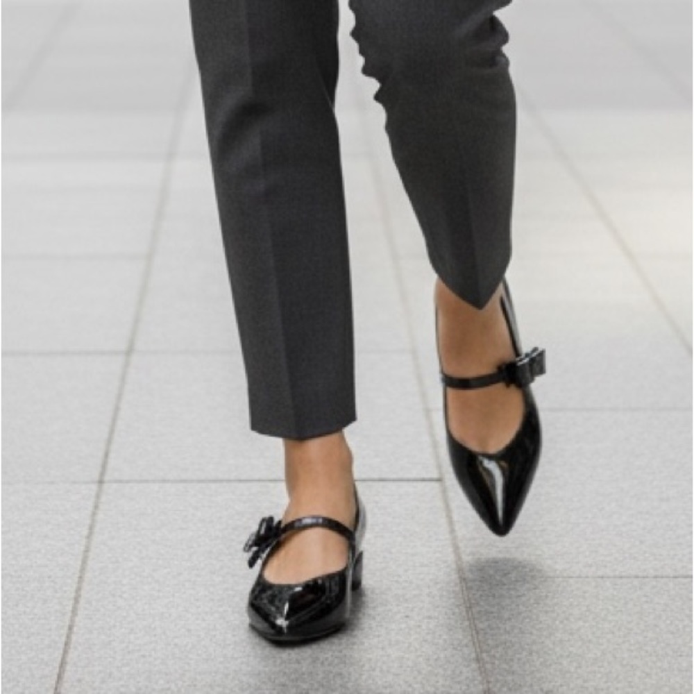 Chic Black Patent Leather Heels with Bow